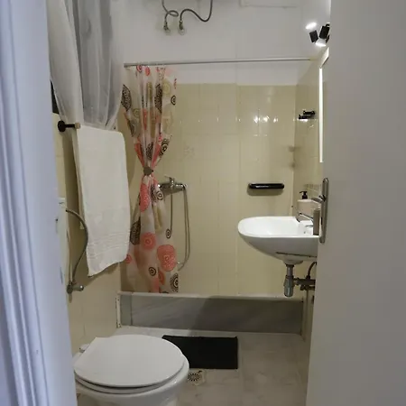 דירה Maistros 2 *